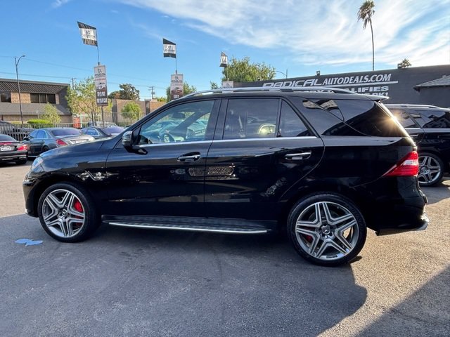 Used 2012 Mercedes-Benz ML 63 AMG 4MATIC w/ AMG Performance Pkg image 12
