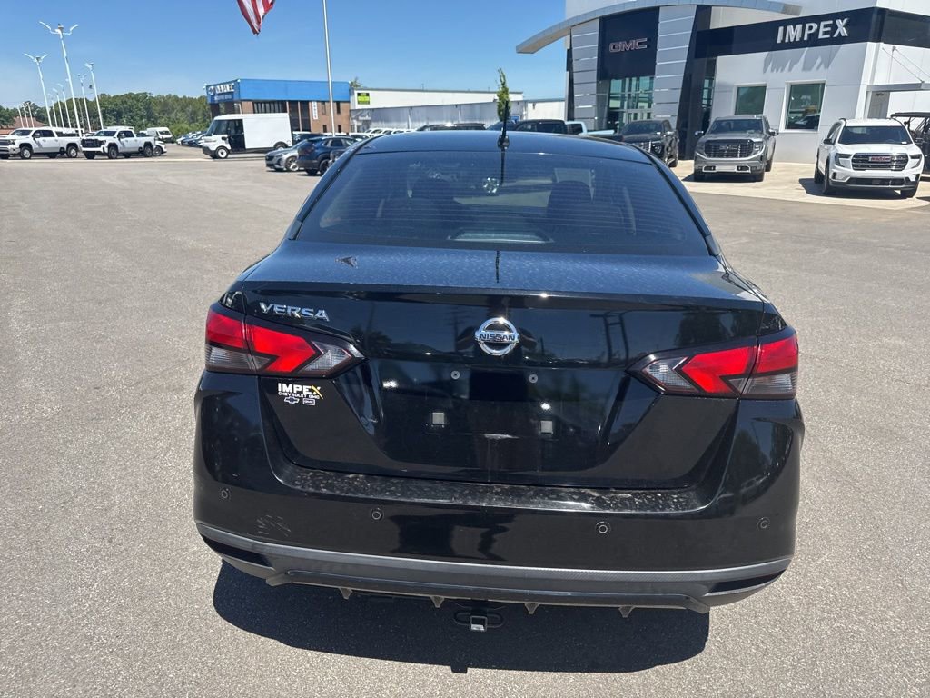 Used 2020 Nissan Versa S FWD image 4