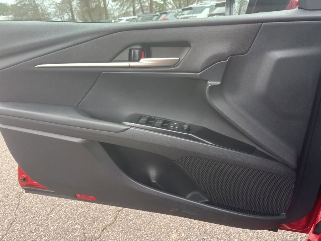 Used 2025 Toyota Camry LE image 12