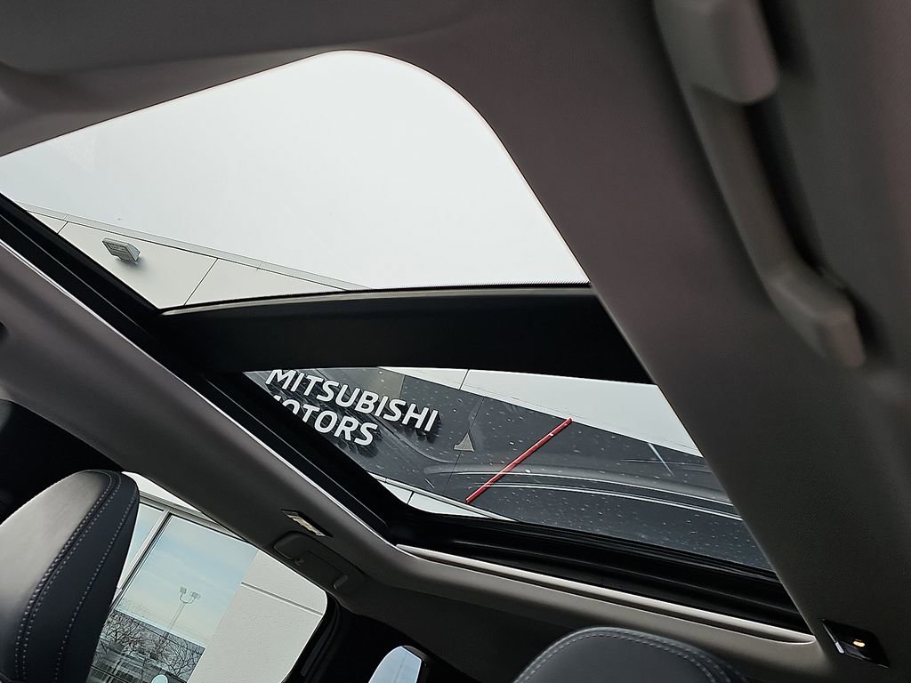 New 2026 Mitsubishi Outlander SE AWD/4WD image 10