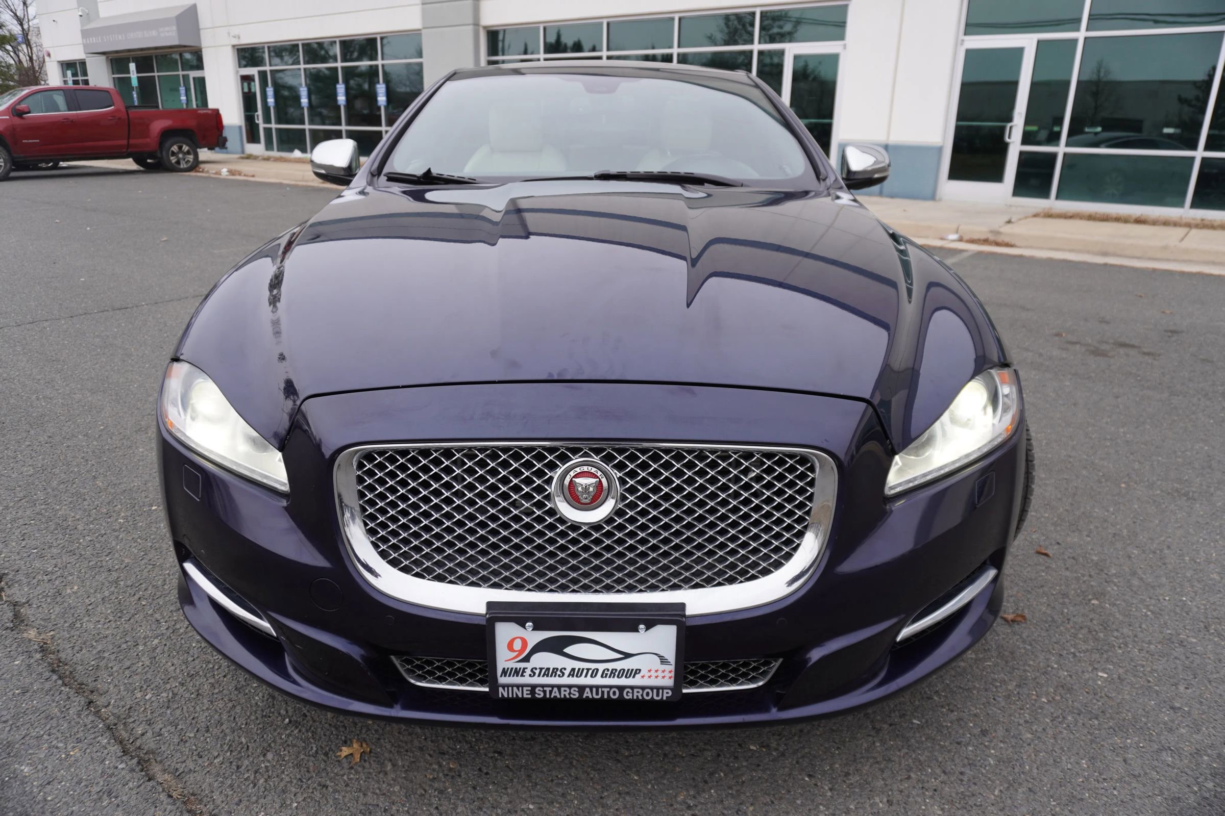 Used 2015 Jaguar XJ image 2