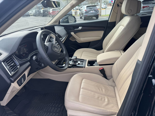 Used 2023 Audi Q5 2.0T Premium Plus w/ Premium Plus Package AWD/4WD image 5