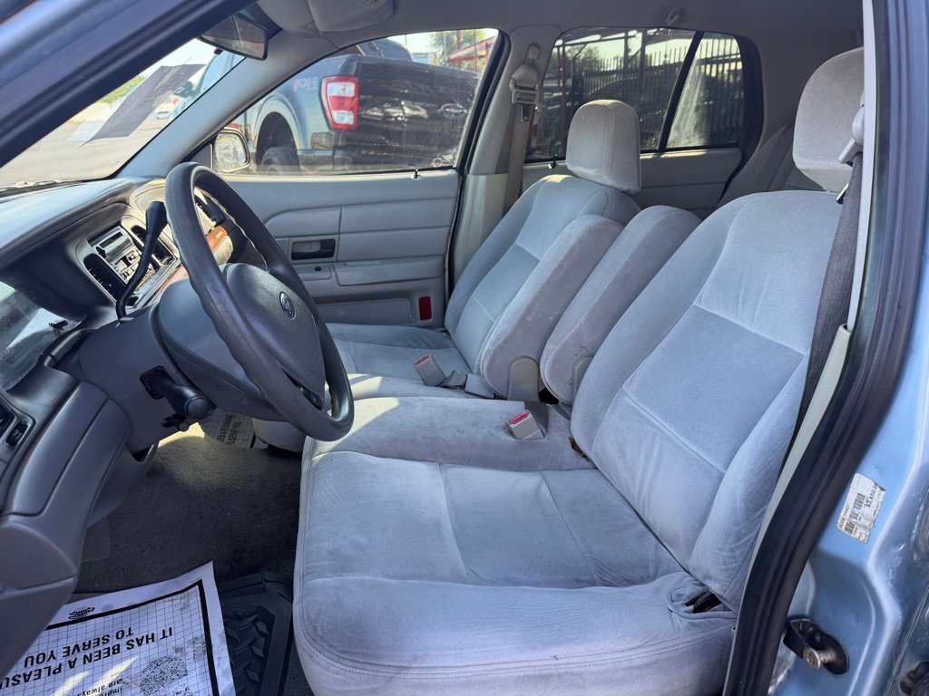 Used 2003 Ford Crown Victoria Police Interceptor image 26