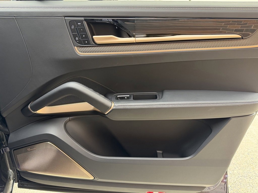 Certified 2025 Porsche Cayenne Turbo GT image 24