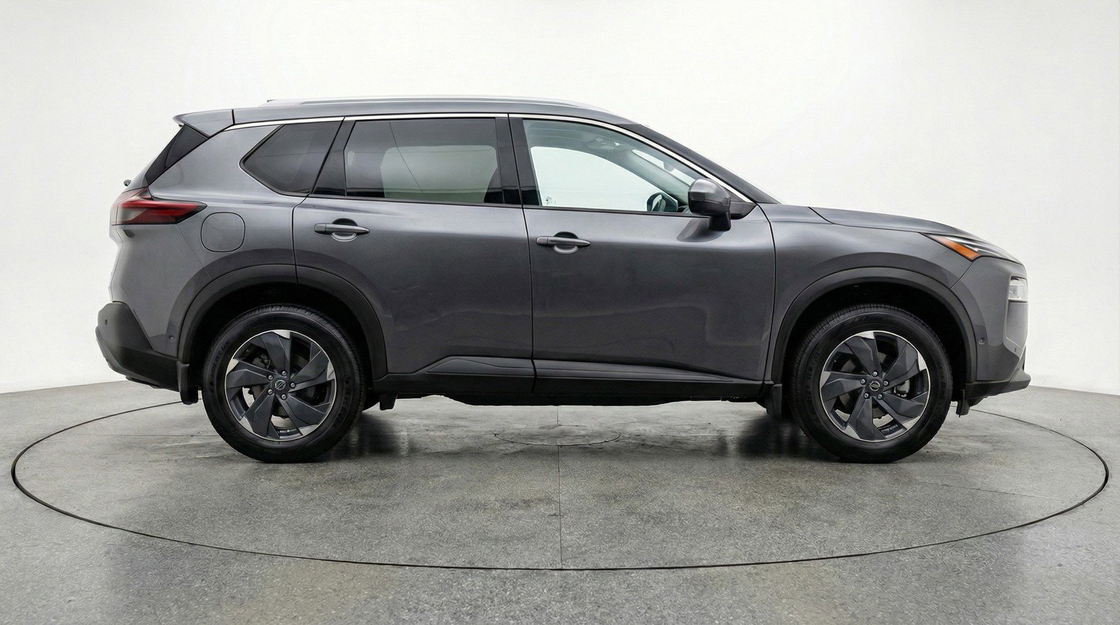 Used 2025 Nissan Rogue SV AWD/4WD image 11
