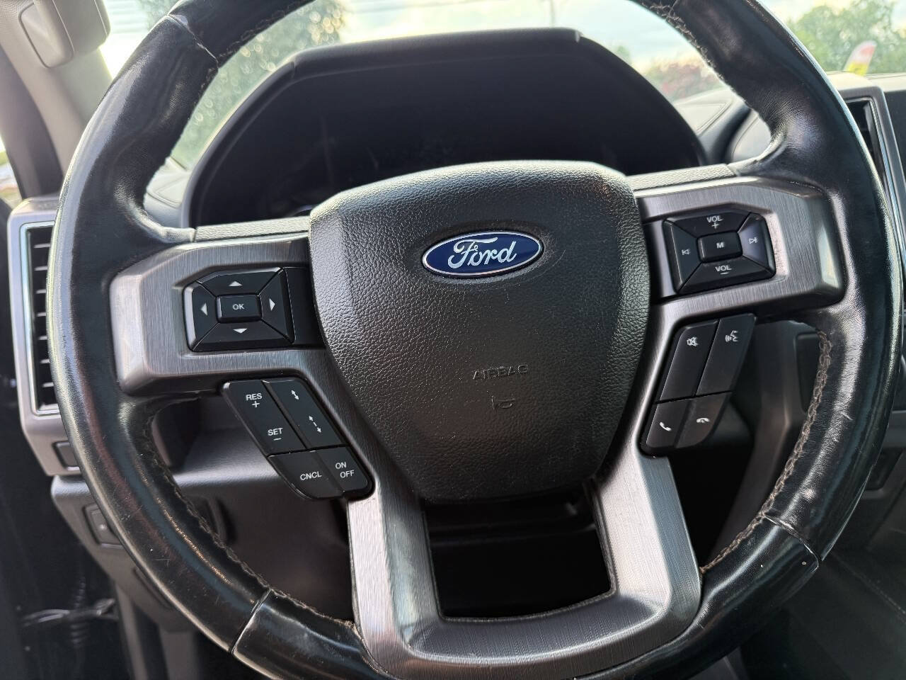 Used 2018 Ford Expedition Max Platinum RWD image 20