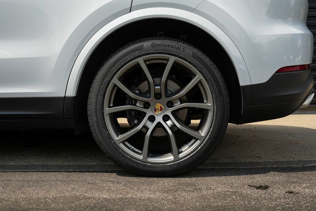 Certified 2022 Porsche Cayenne Coupe AWD/4WD image 12