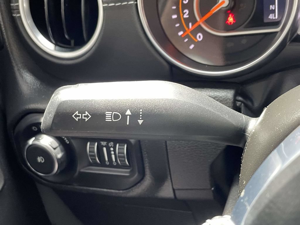 Used 2022 Jeep Wrangler Unlimited Sahara AWD/4WD image 31