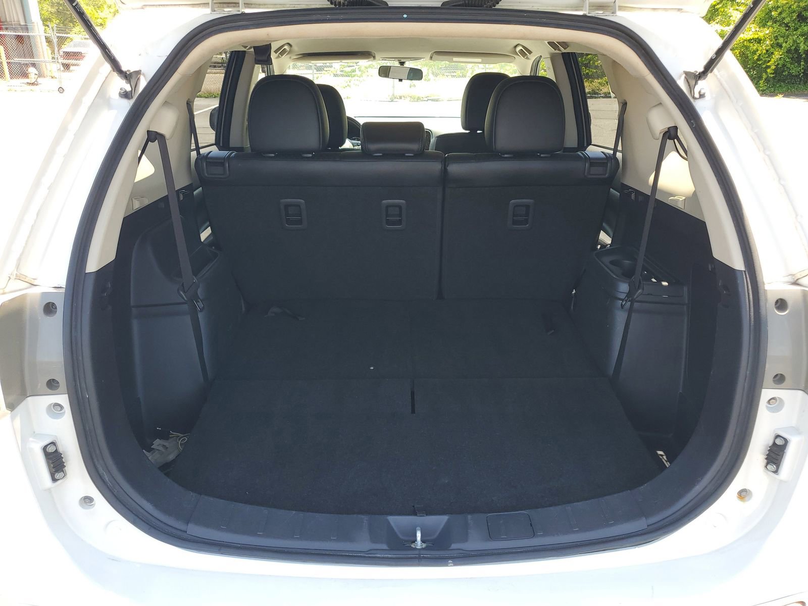 Used 2015 Mitsubishi Outlander SE image 28