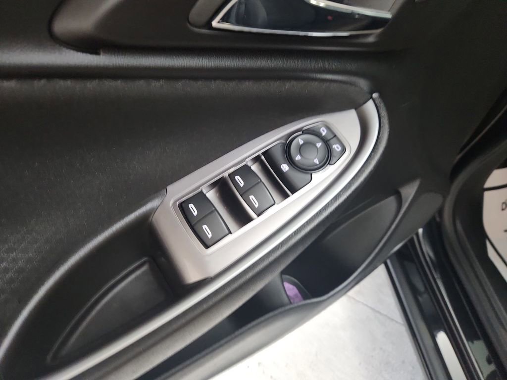 Used 2023 Chevrolet Malibu LS FWD image 17