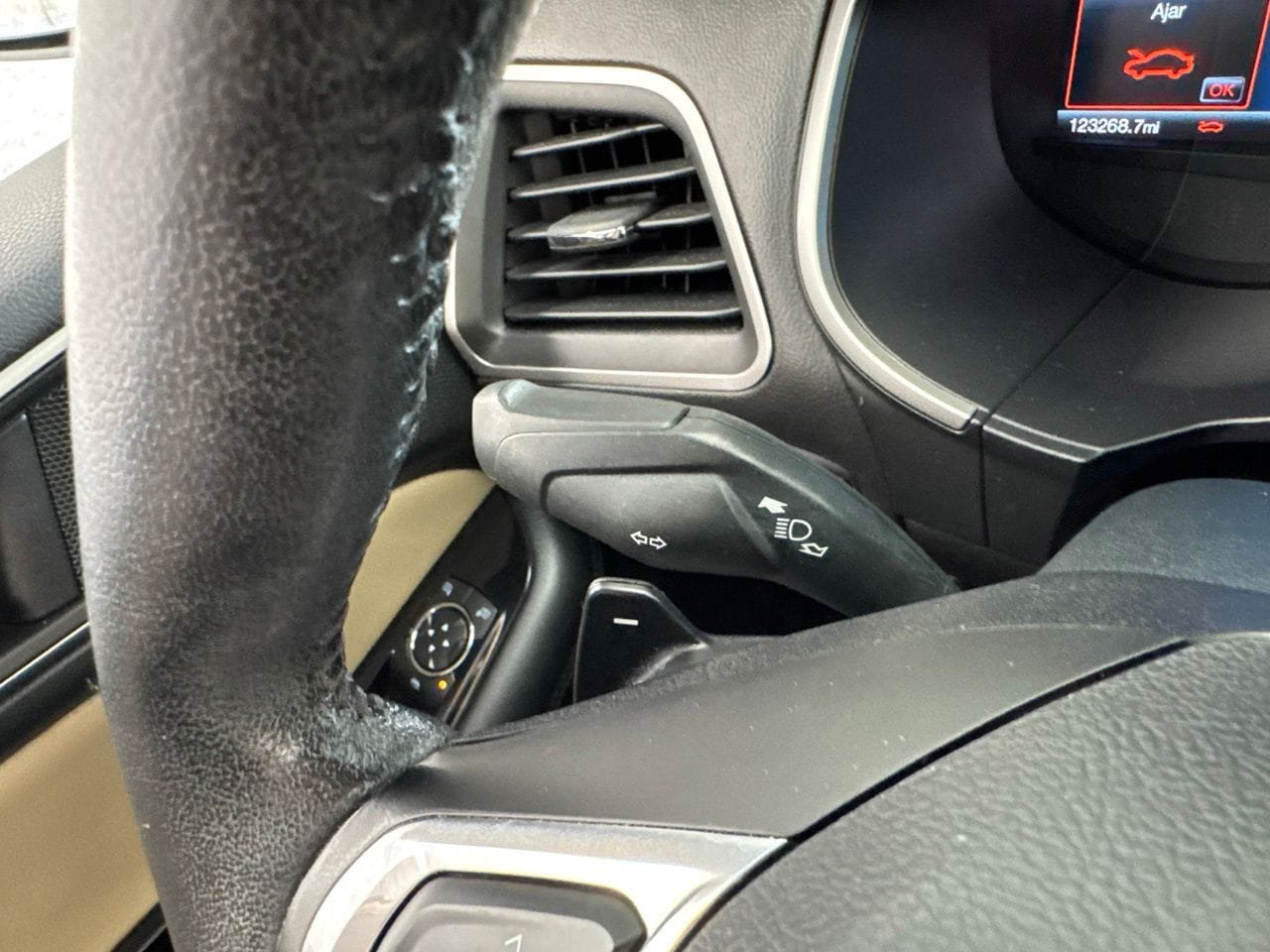 Used 2015 Ford Edge SEL w/ Equipment Group 201A AWD/4WD image 21