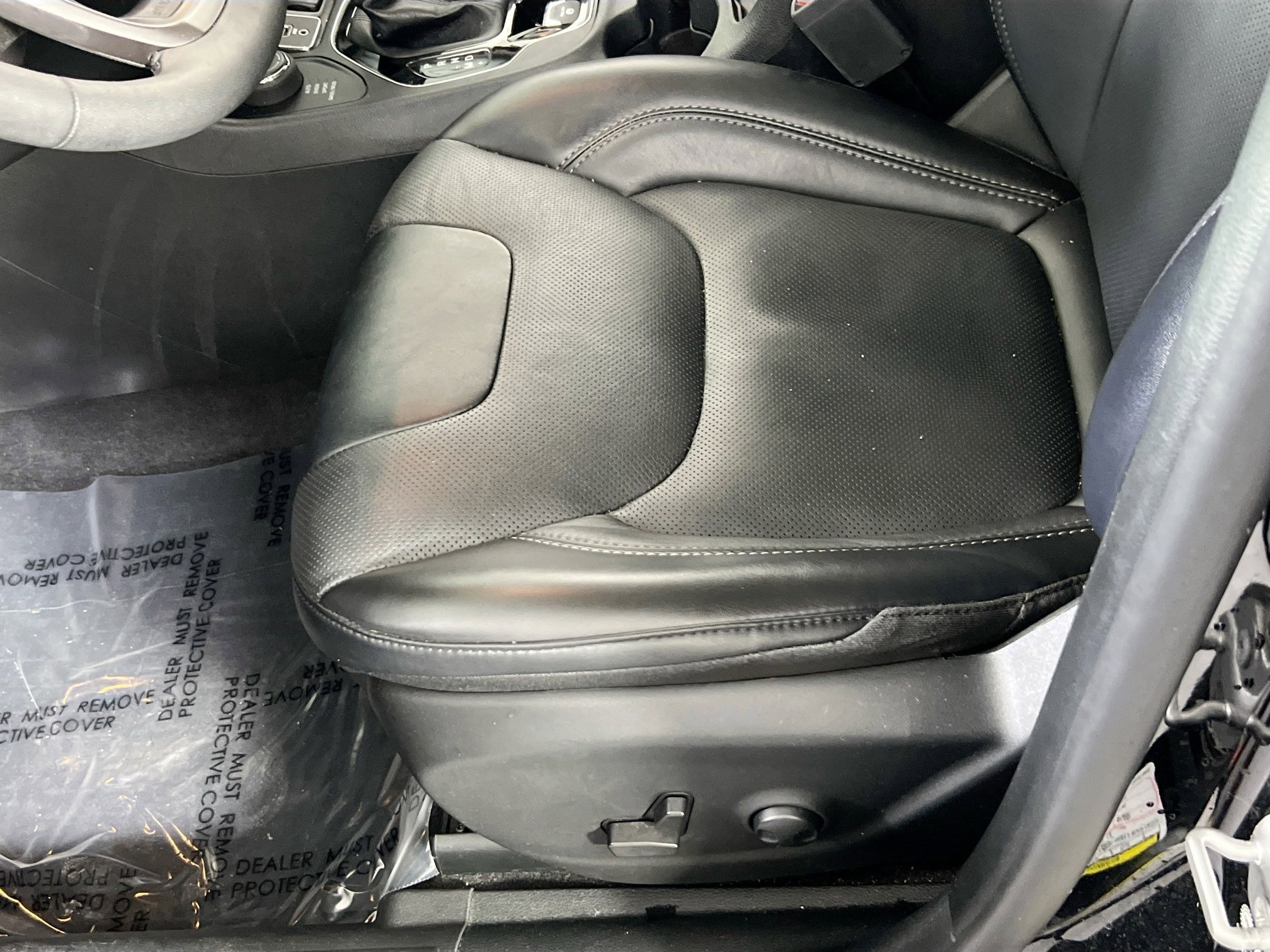 Used 2022 Jeep Cherokee Limited w/ Mopar Interior Package image 18