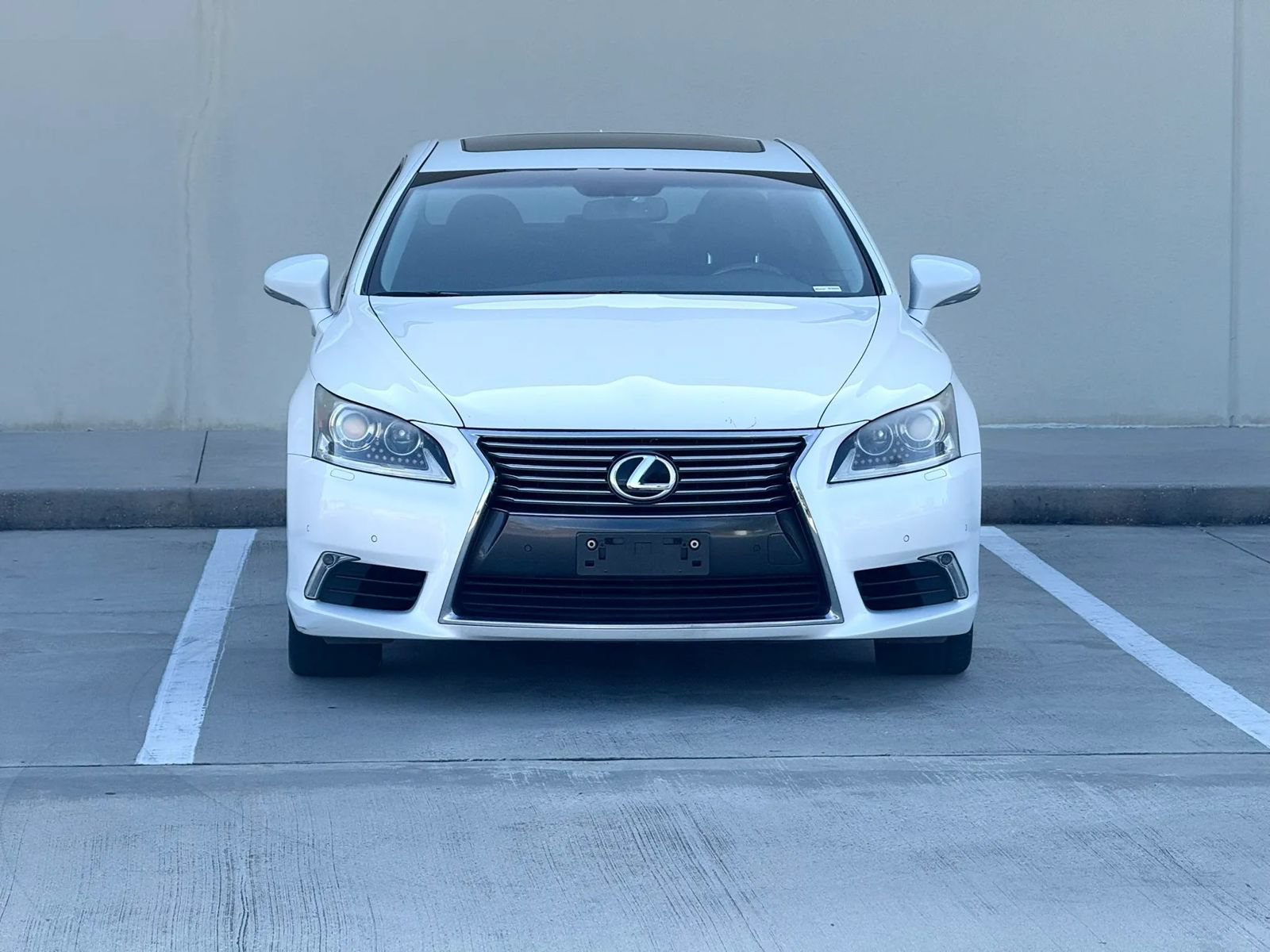 Used 2013 Lexus LS 460 w/ Comfort Pkg RWD image 2