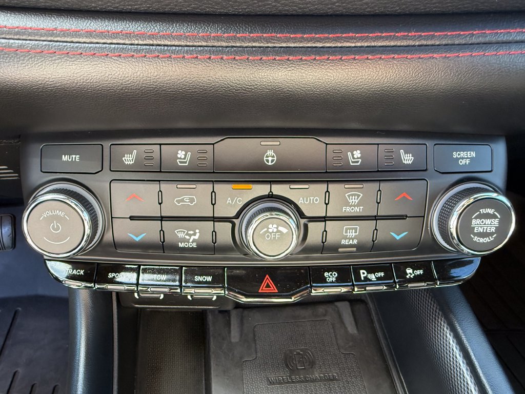 Used 2023 Dodge Durango R/T w/ Tow 'N Go Package AWD/4WD image 37