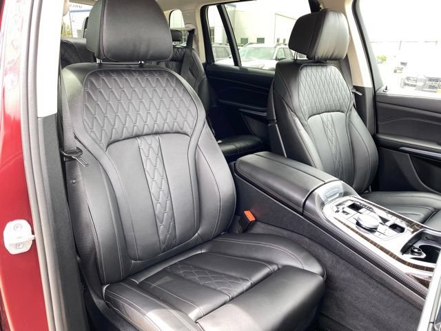 Used 2025 BMW X7 xDrive40i w/ Premium Package AWD/4WD image 9