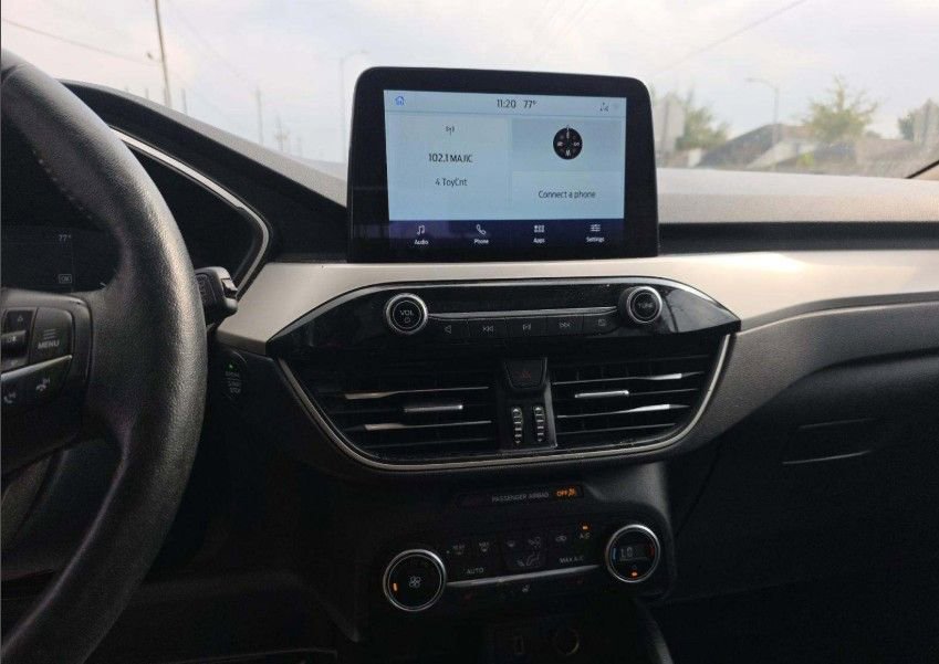 Used 2020 Ford Escape SEL image 6