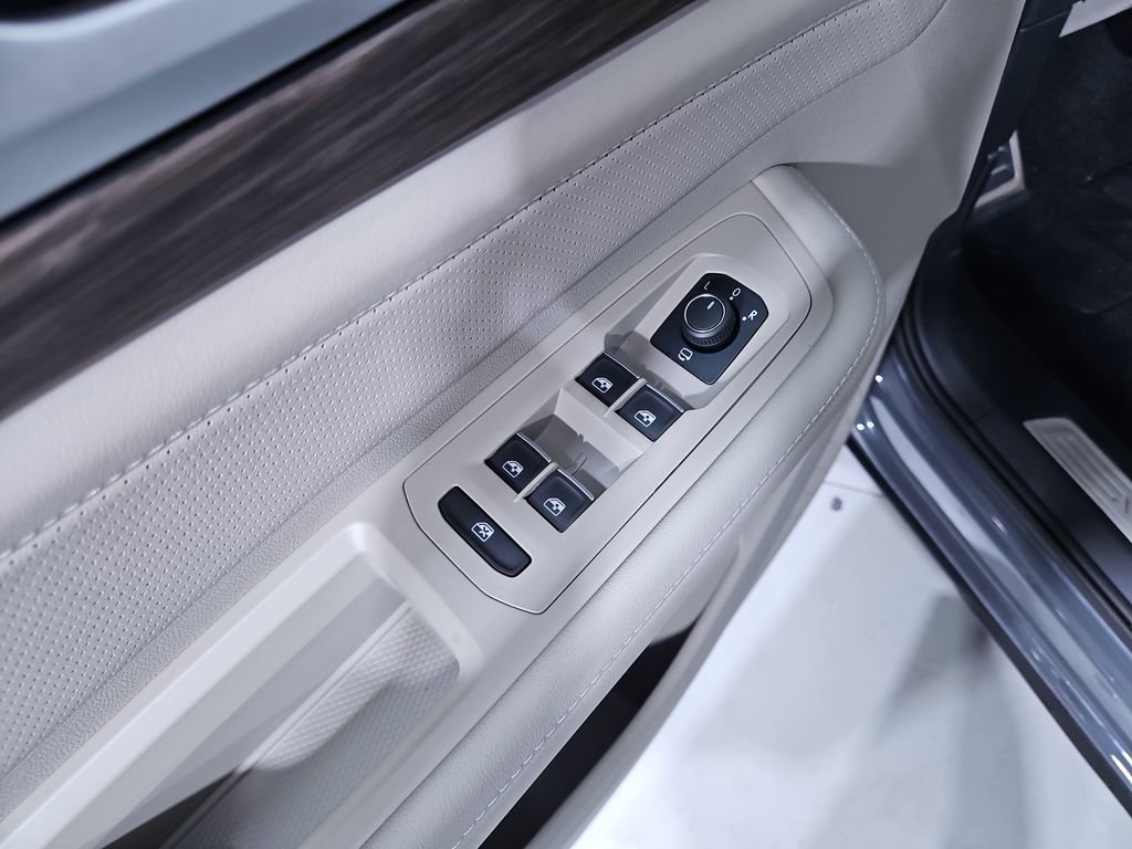 New 2026 Volkswagen Atlas SEL Premium R-Line image 11
