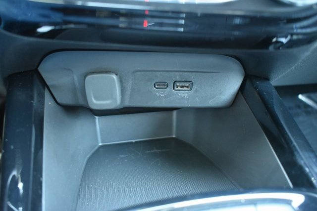 Used 2025 Chevrolet Trax LT w/ LT Convenience Package image 27