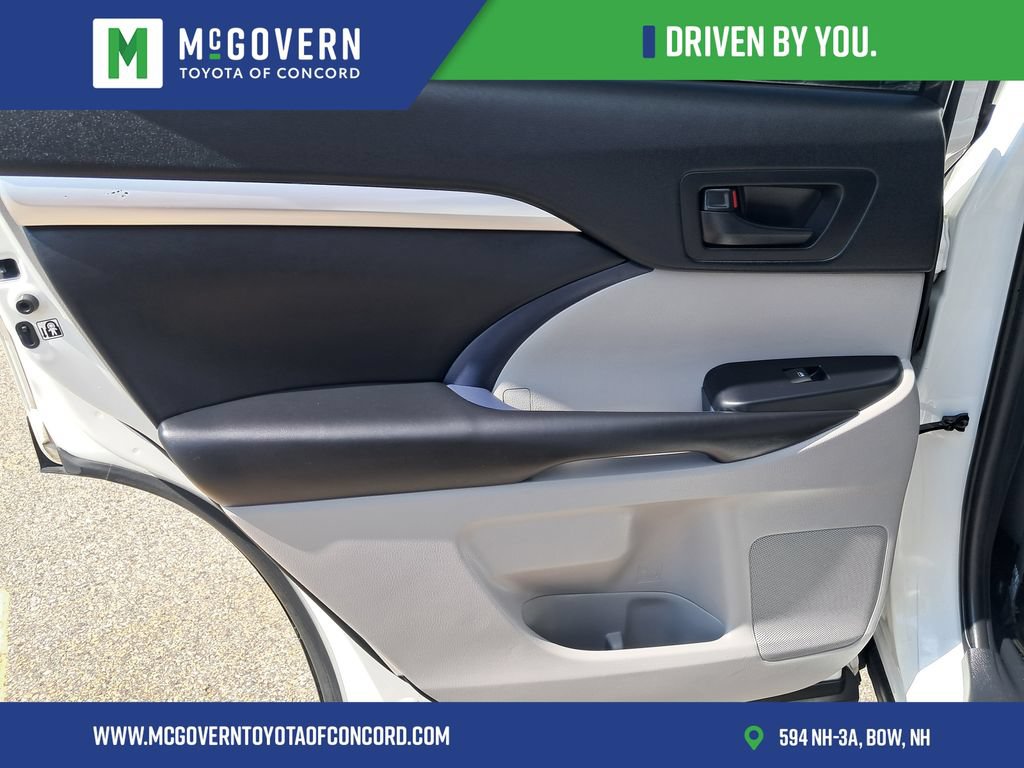 Used 2019 Toyota Highlander Plus AWD/4WD image 15