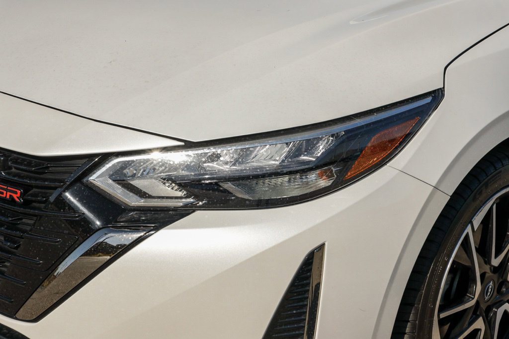Used 2024 Nissan Sentra SR FWD image 11