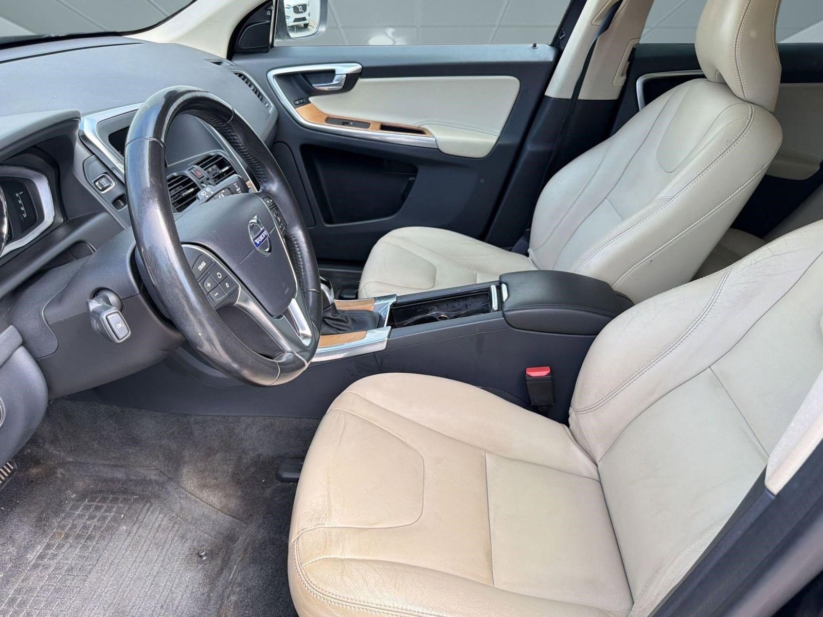 Used 2017 Volvo XC60 T6 Inscription w/ Climate Package AWD/4WD image 5
