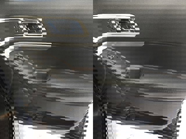 Used 2014 Ford Explorer XLT w/ Equipment Group 202A image 3