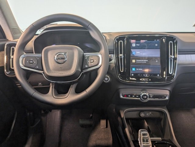 New 2025 Volvo XC40 B5 Ultra w/ Climate Package image 13