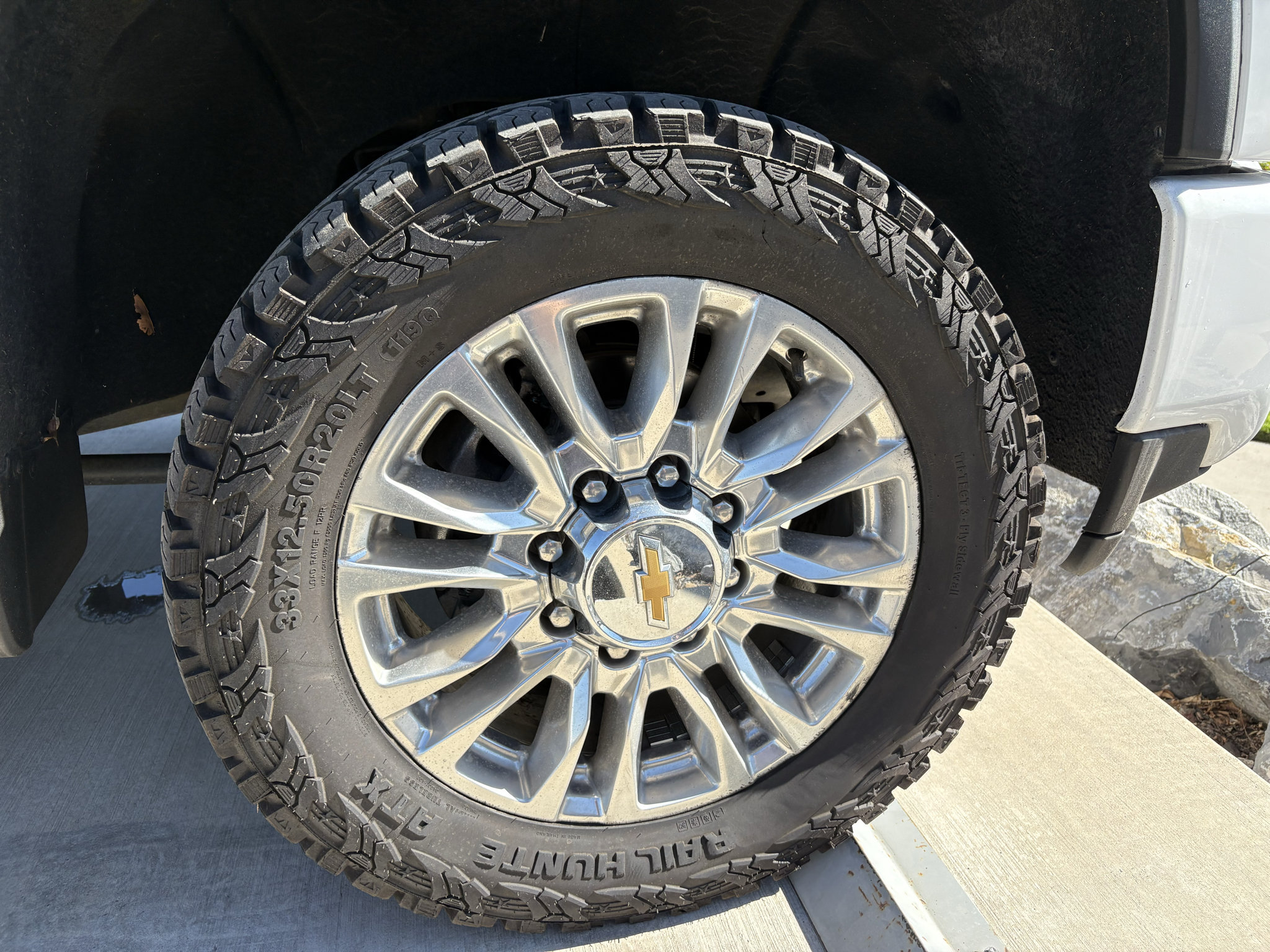 Used 2022 Chevrolet Silverado 3500 High Country AWD/4WD image 3