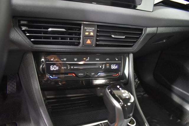 Used 2025 Volkswagen Jetta SE image 23