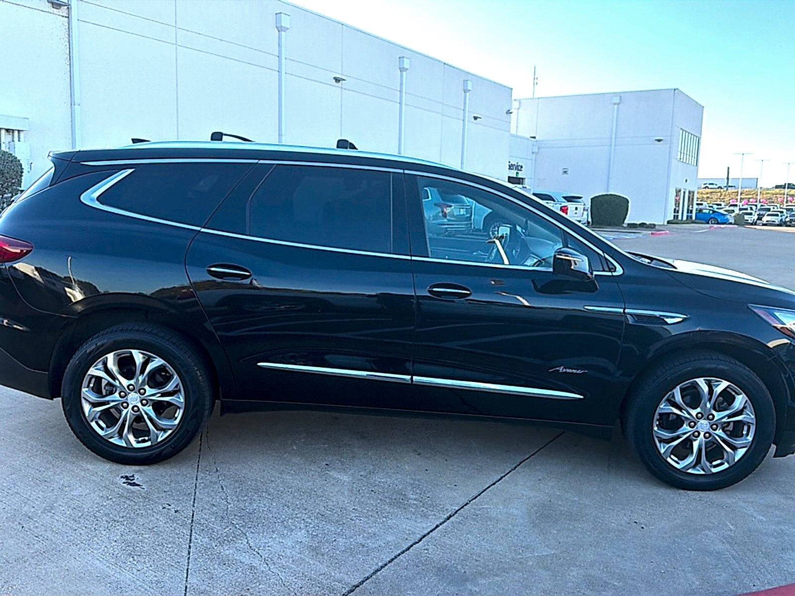 Used 2019 Buick Enclave Avenir w/ Avenir Technology Package FWD image 5