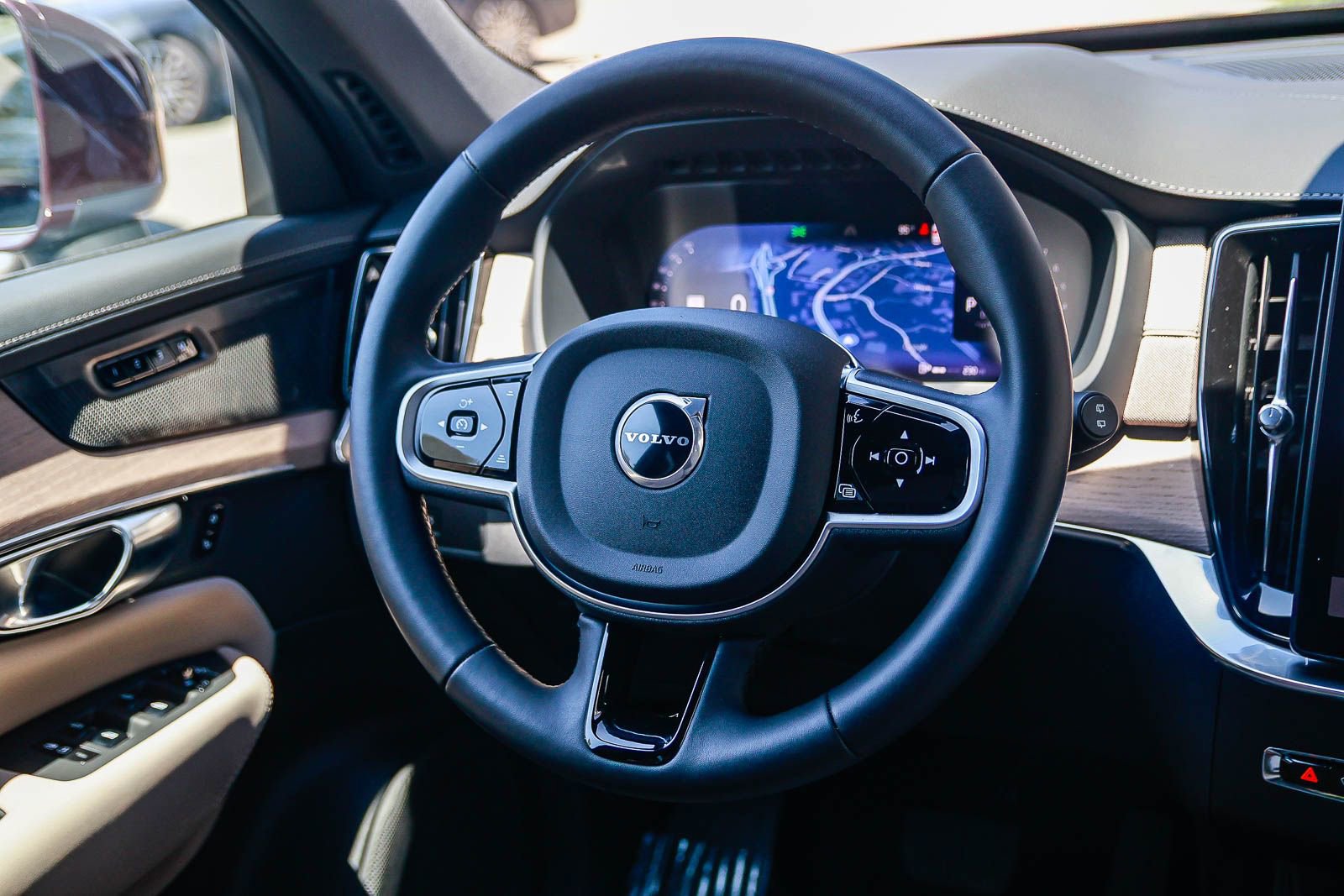 Certified 2026 Volvo XC90 B5 Plus w/ Protection Package AWD/4WD image 17