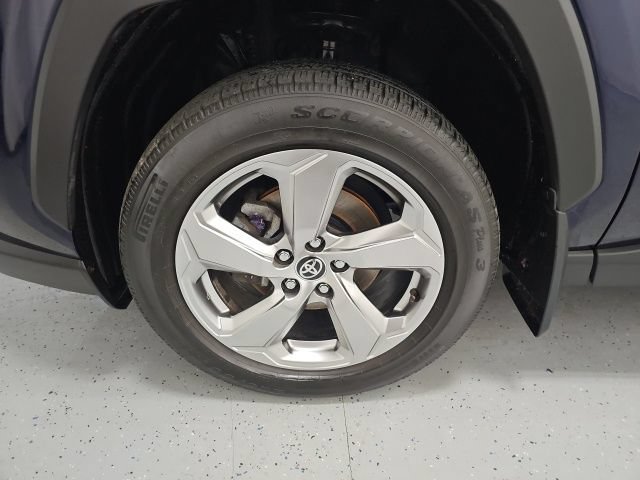 Used 2020 Toyota RAV4 Limited AWD/4WD image 9