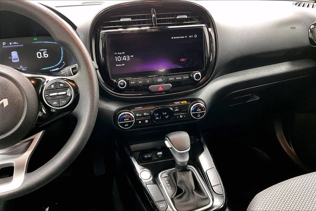 Used 2023 Kia Soul S FWD image 7