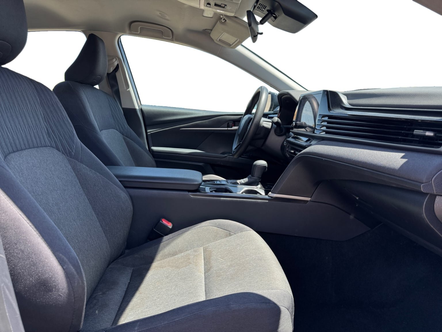Used 2025 Toyota Camry LE FWD image 17