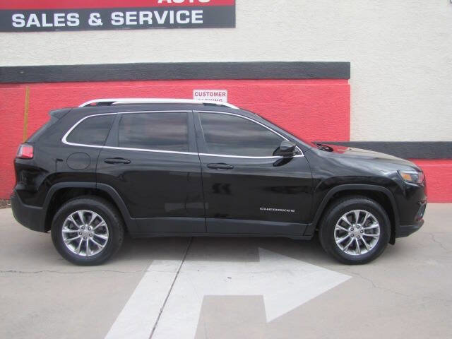 Used 2019 Jeep Cherokee Latitude Plus image 1