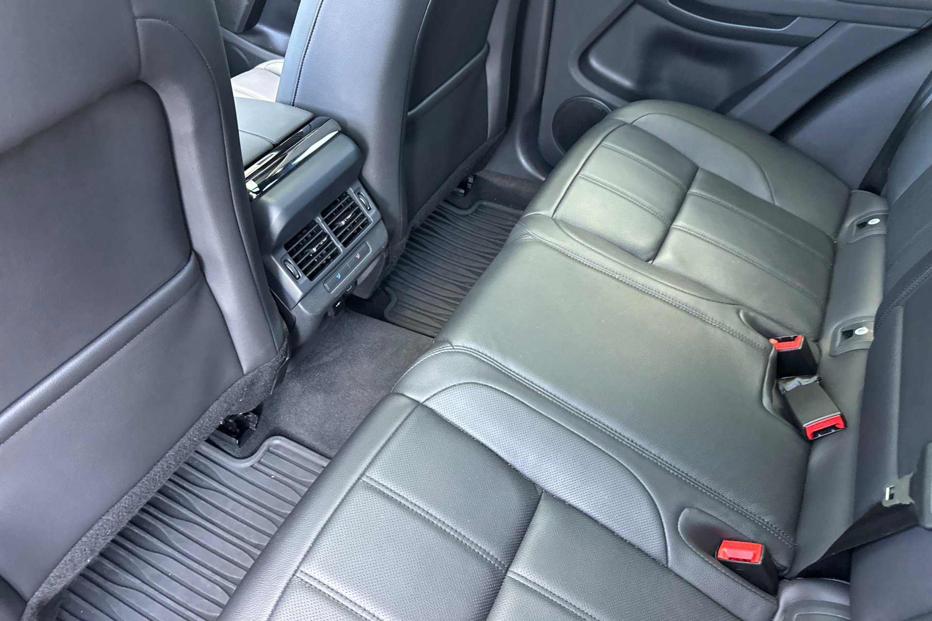 Used 2024 Land Rover Range Rover Evoque Dynamic SE image 30