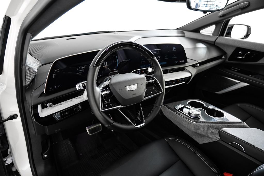 Used 2025 Cadillac Optiq Sport 1 w/ LPO, Floor Liner Package image 2