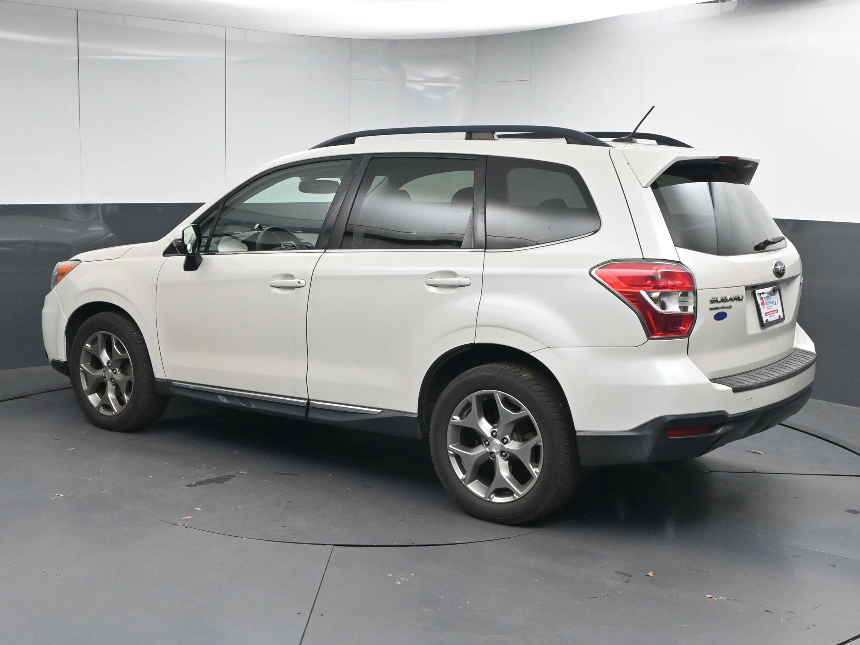 Used 2015 Subaru Forester 2.5i Touring w/ Eyesight & Navigation System image 6