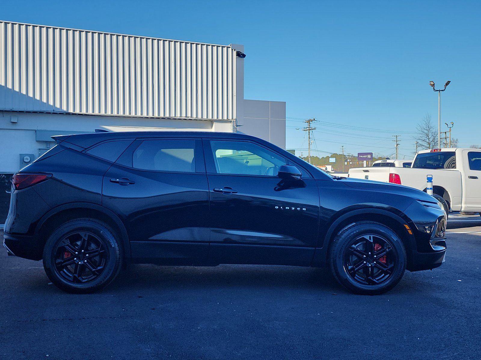 Used 2023 Chevrolet Blazer LT image 6