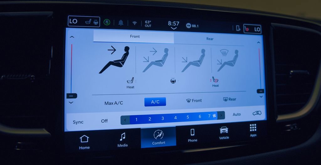Used 2025 Chrysler Pacifica Select FWD image 25