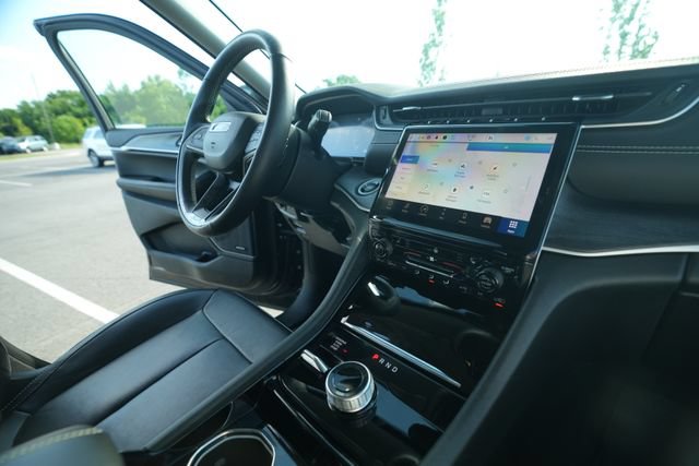 Used 2022 Jeep Grand Cherokee L Limited AWD/4WD image 41