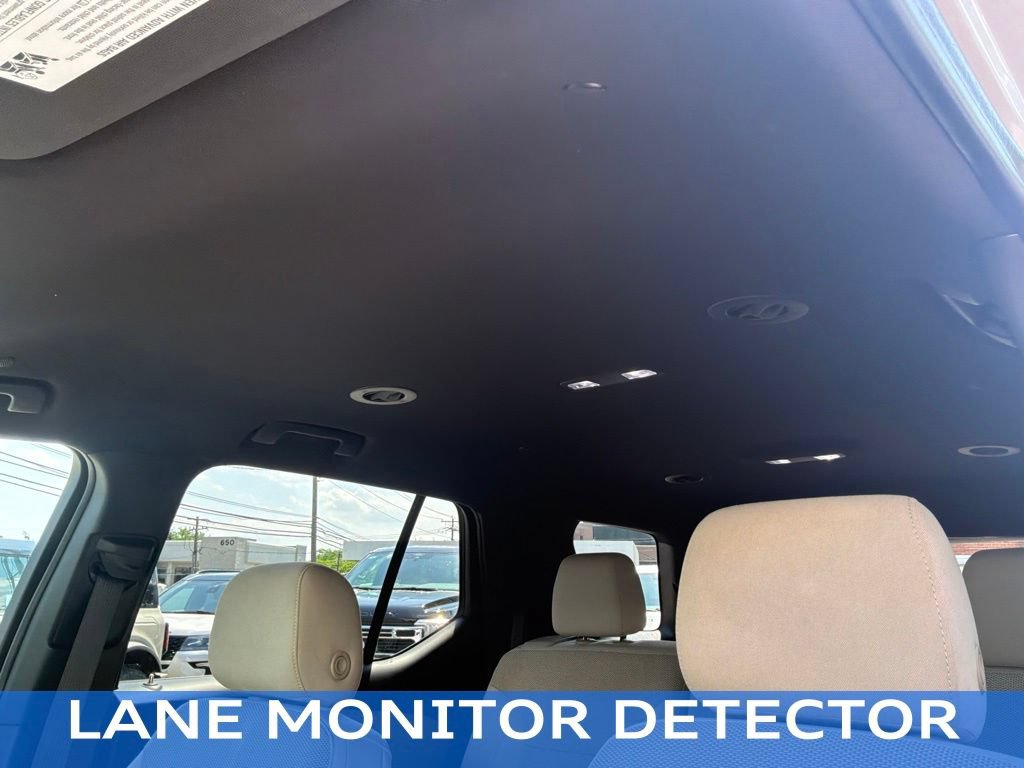 Used 2022 Chevrolet Traverse LS AWD/4WD image 4