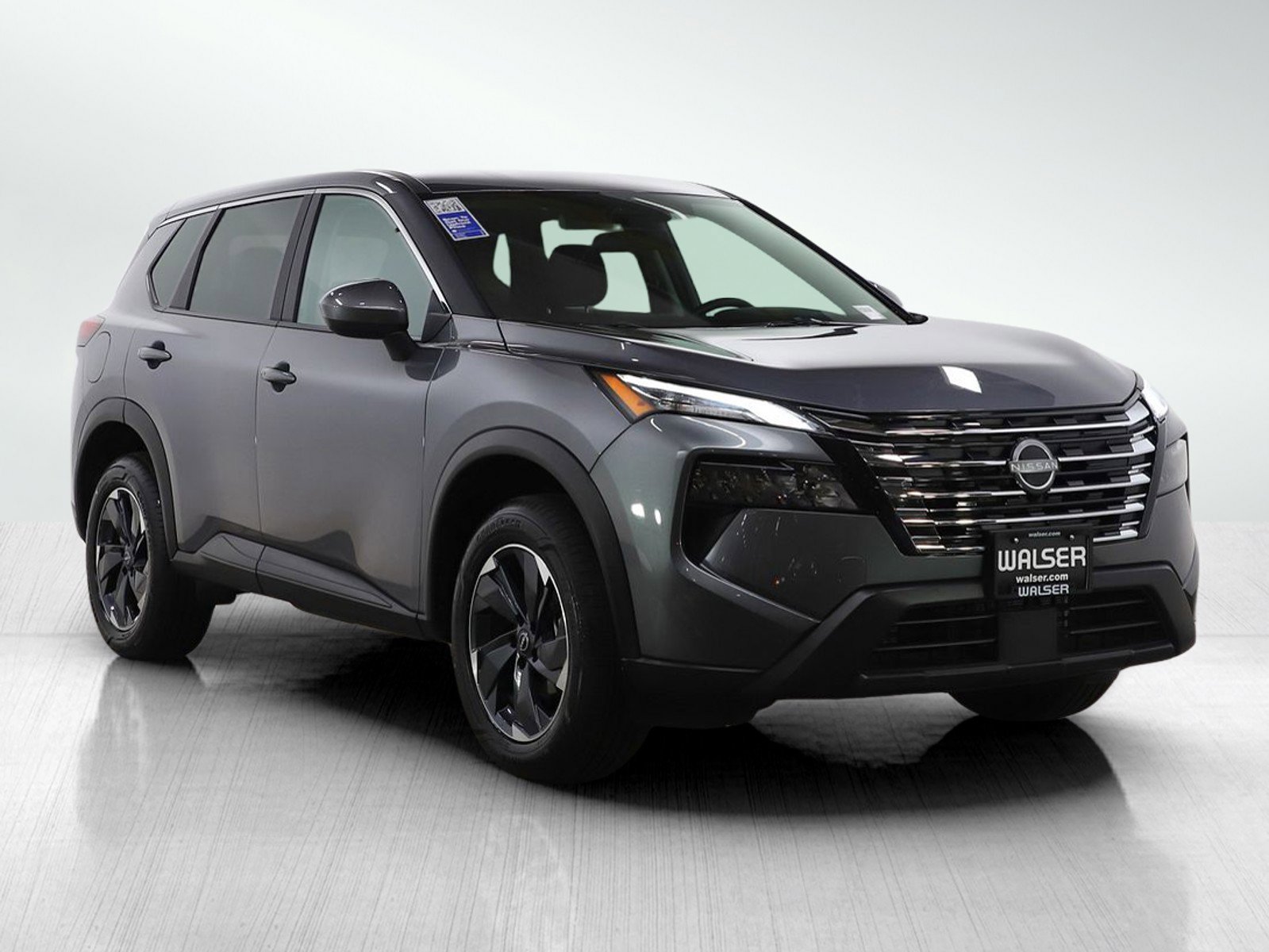 Used 2025 Nissan Rogue SV image 7