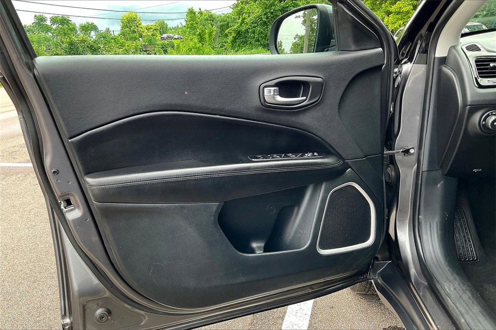 Used 2020 Jeep Compass Altitude image 22