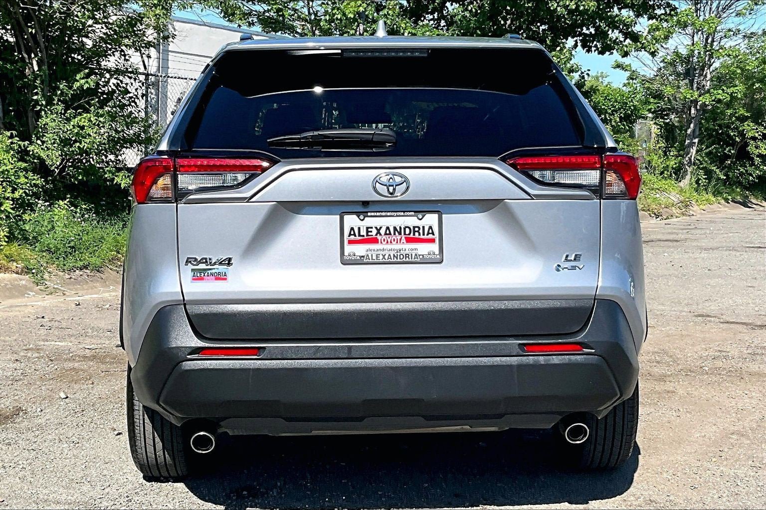 Used 2025 Toyota RAV4 LE AWD/4WD image 4
