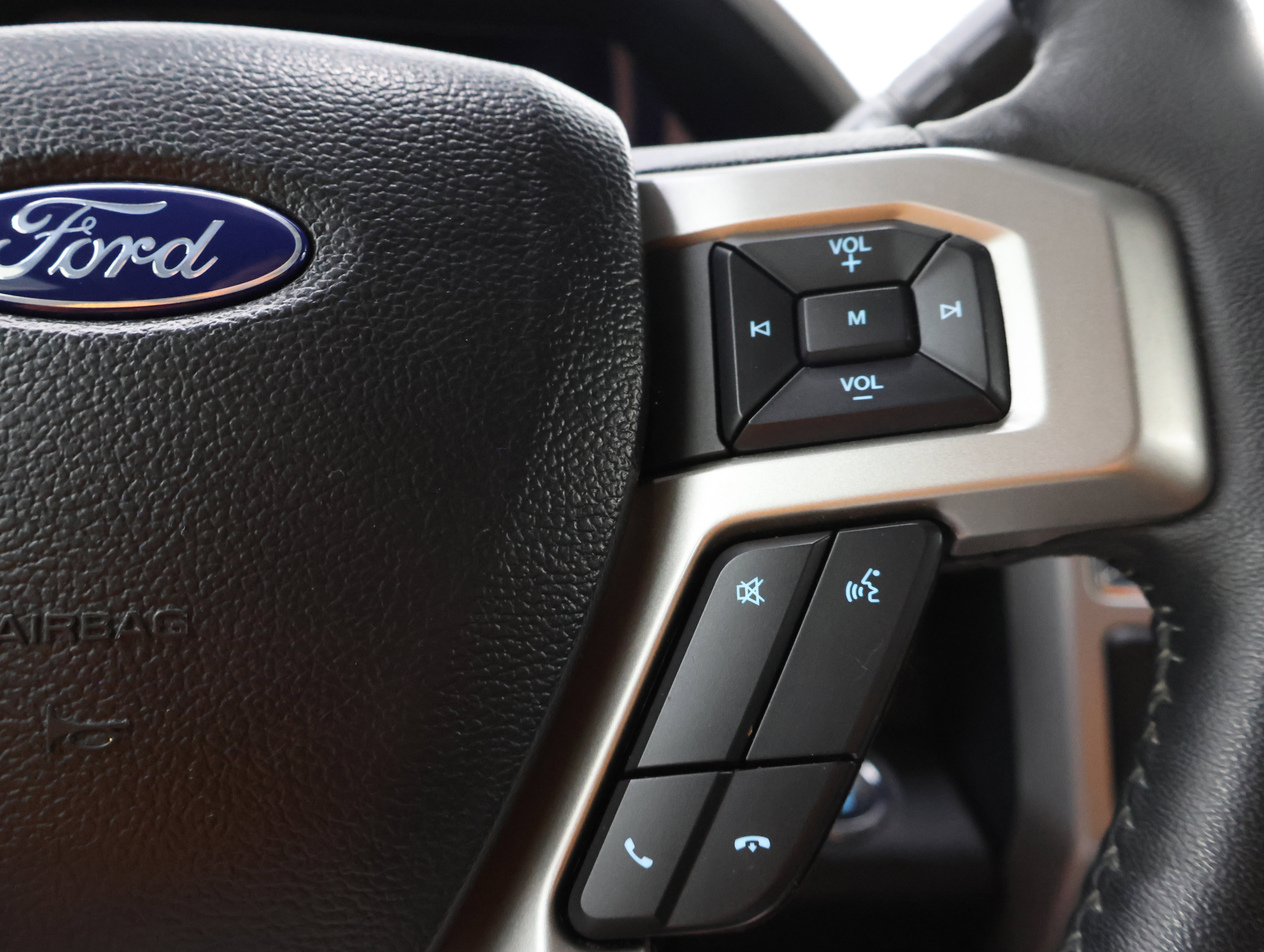 Used 2021 Ford F350 Lariat AWD/4WD image 13