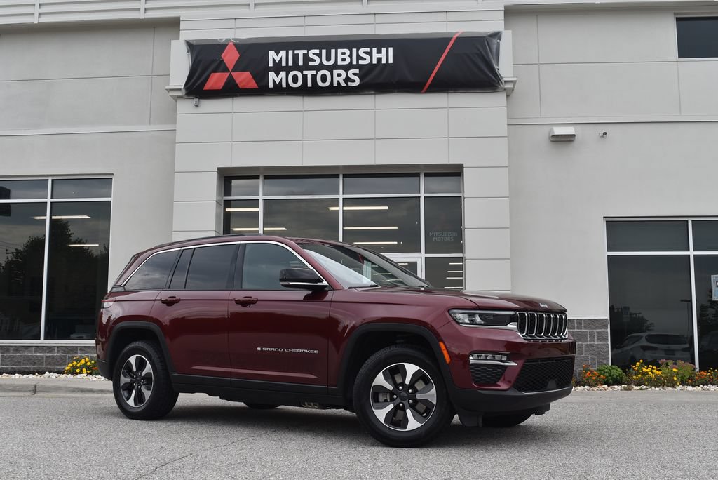 Used 2024 Jeep Grand Cherokee Limited 4xe AWD/4WD image 1