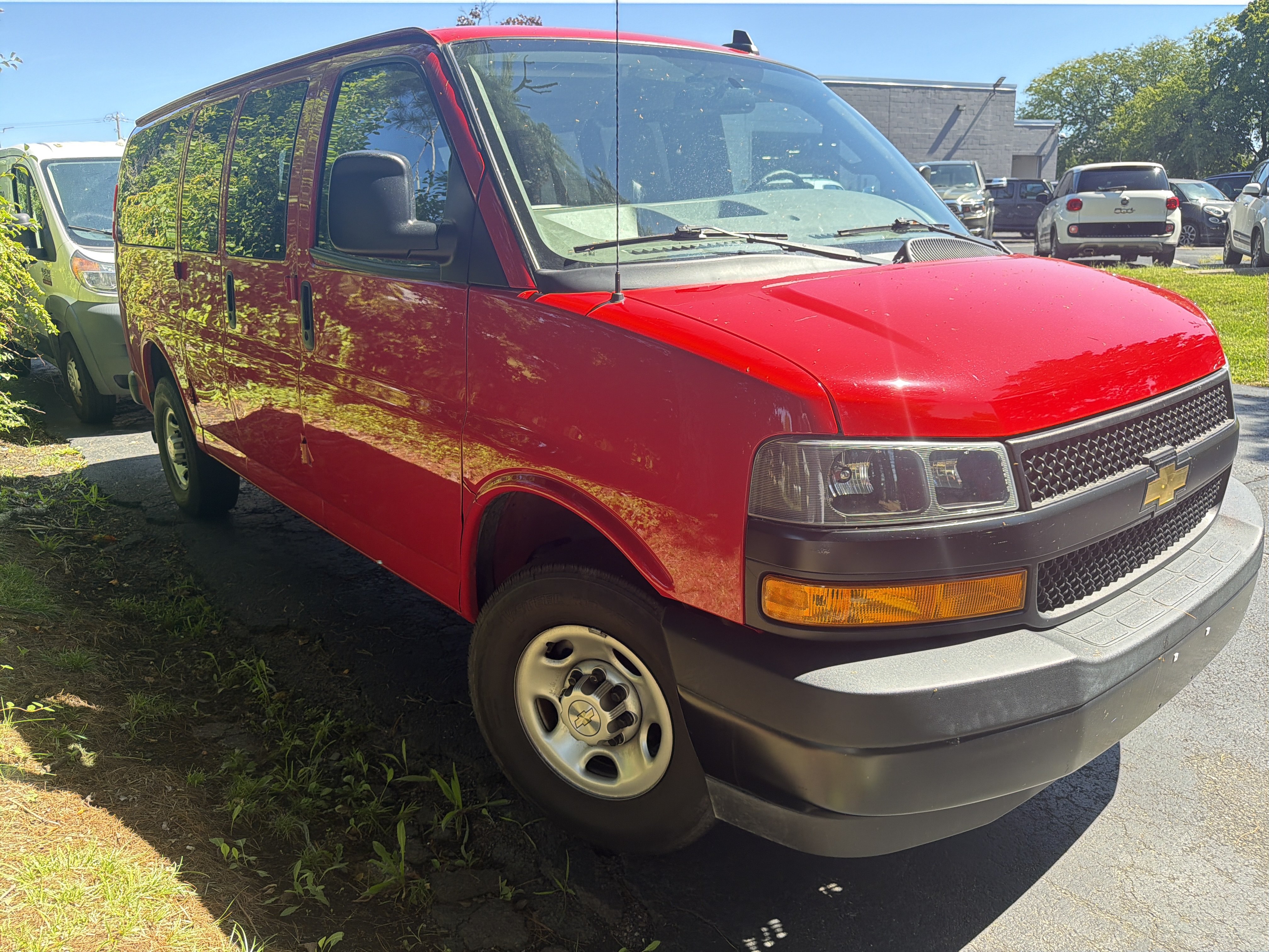 Used 2022 Chevrolet Express 3500 LS RWD image 2
