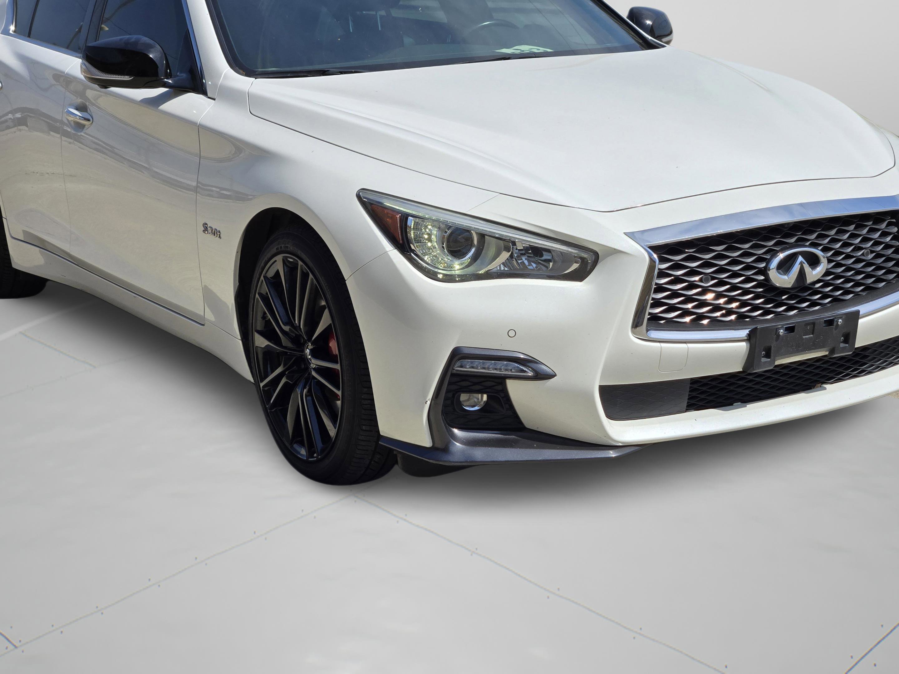 Used 2018 INFINITI Q50 Red Sport 400 w/ Sensory Package (Sport) image 11