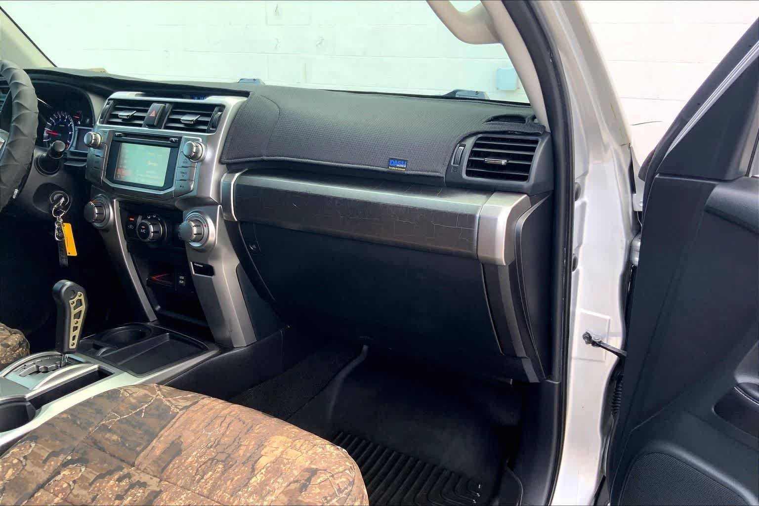 Used 2016 Toyota 4Runner SR5 RWD image 23
